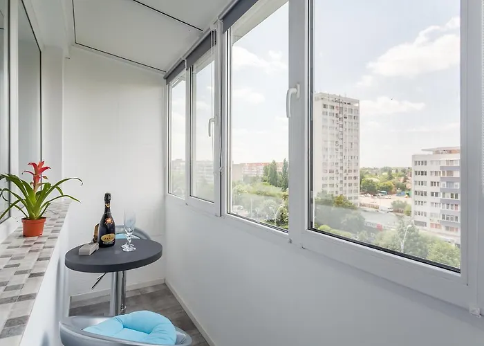 Bright House Bukarest